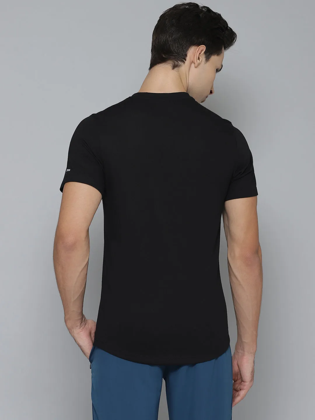 Alcis Men Solid Black Tshirts