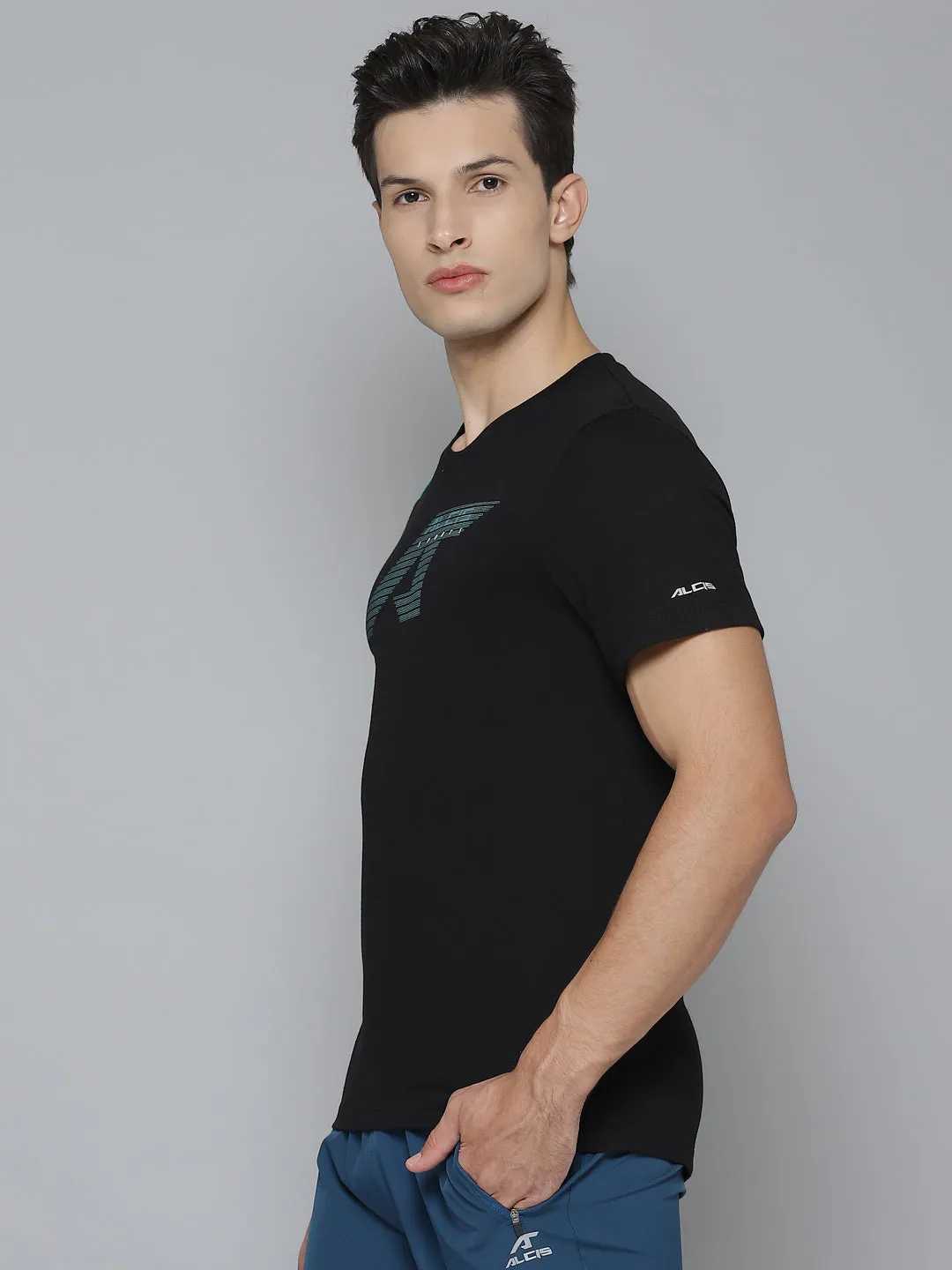 Alcis Men Solid Black Tshirts