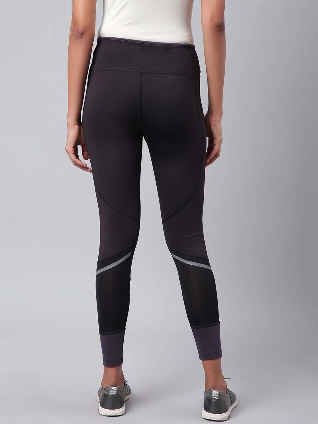 Alcis Women Black Drytech  Solid Cropped Training Tights