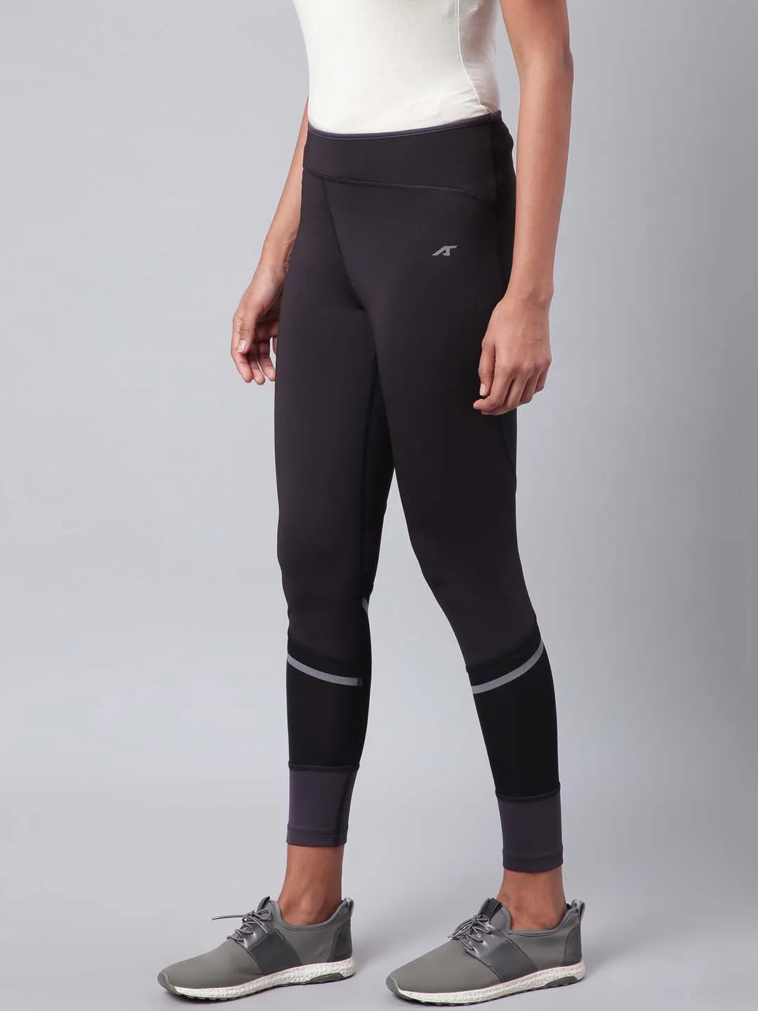 Alcis Women Black Drytech  Solid Cropped Training Tights