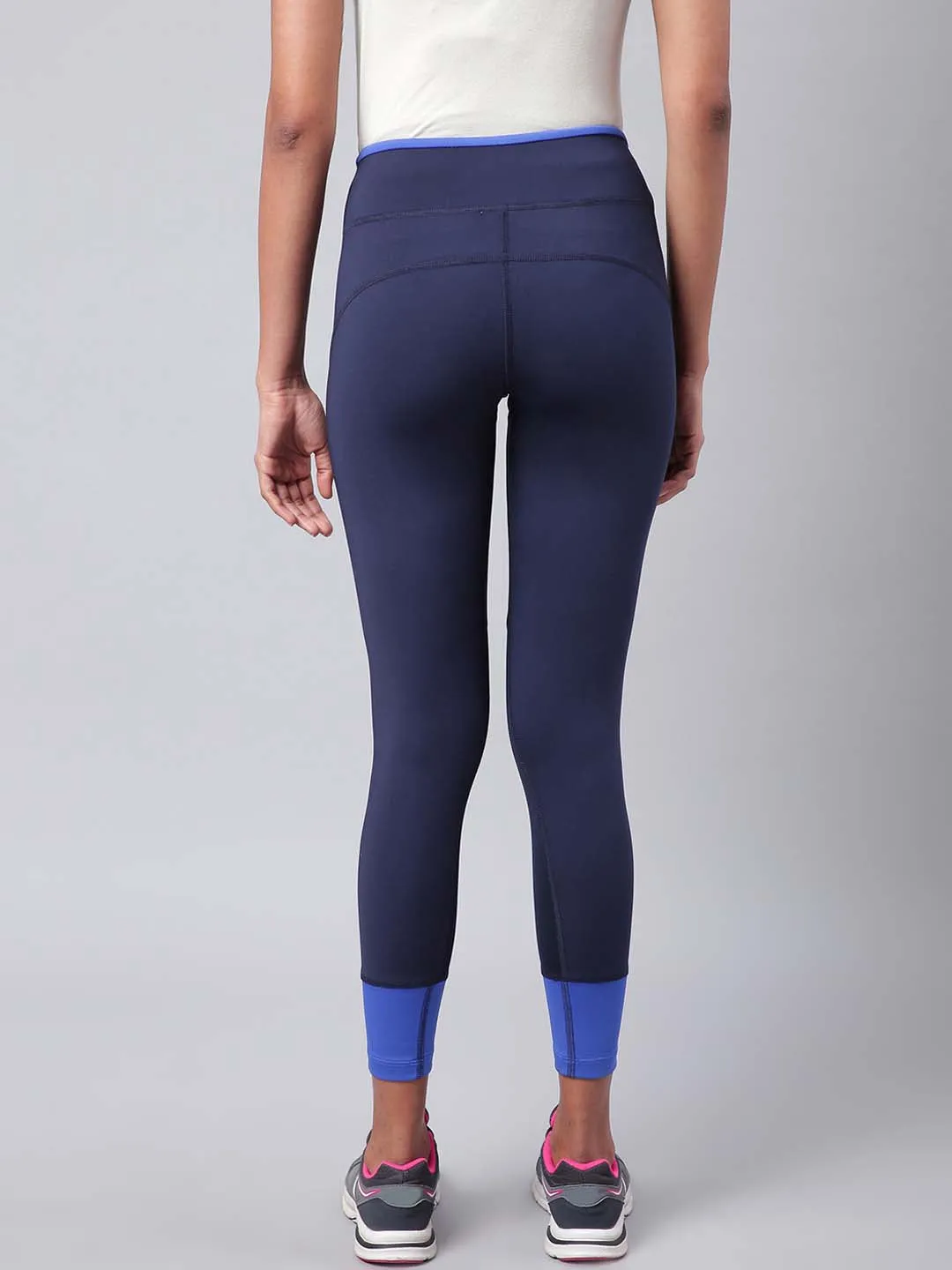 Alcis Women Navy Blue Secure Fit Solid Cropped Training Tights