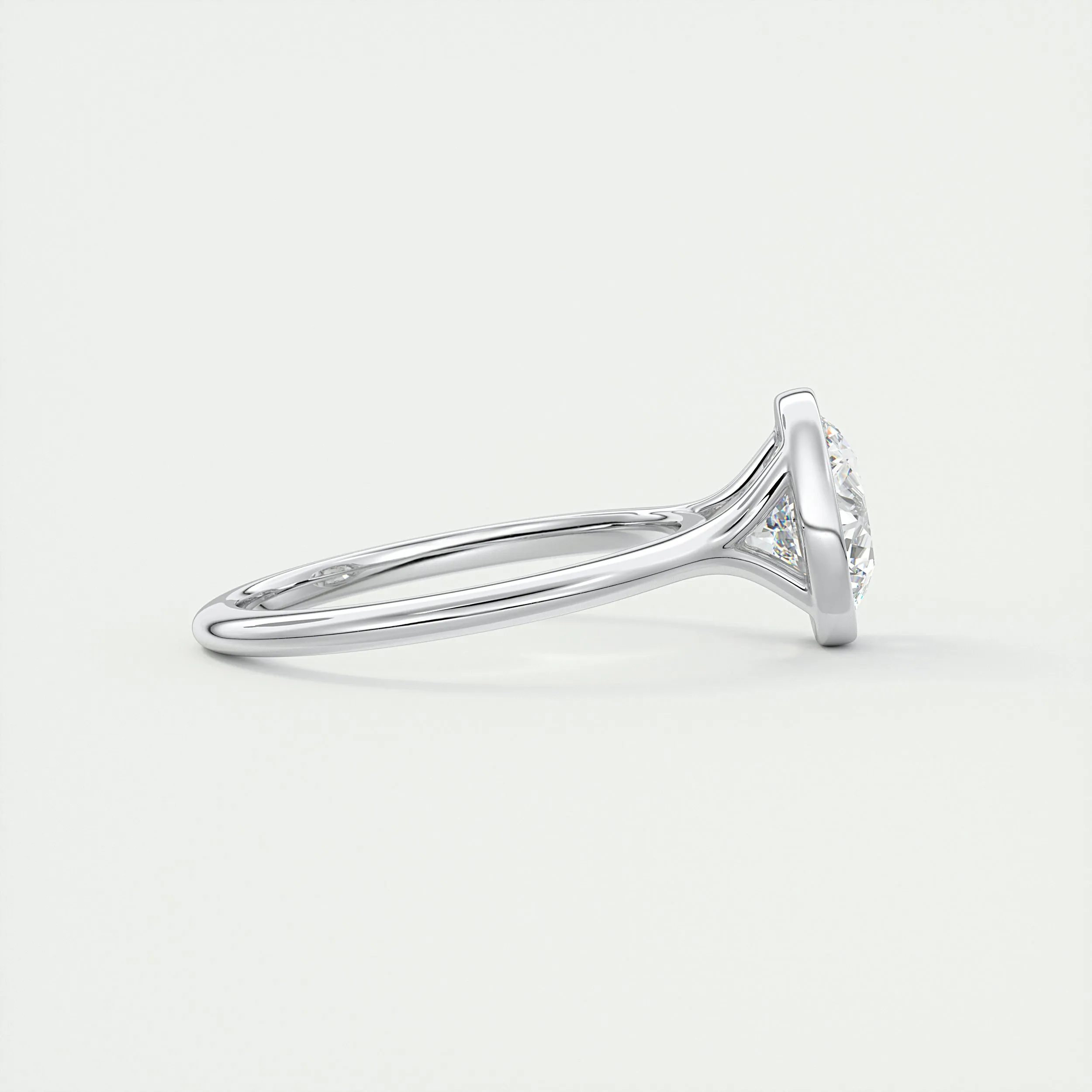 Breezy Bezel | Round