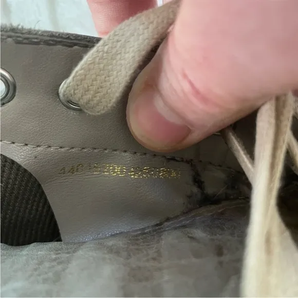 ECCO Men’s Soft Gray/Beige Leather Sneakers in Size EU 44 US 10/10.5 Extra Wide