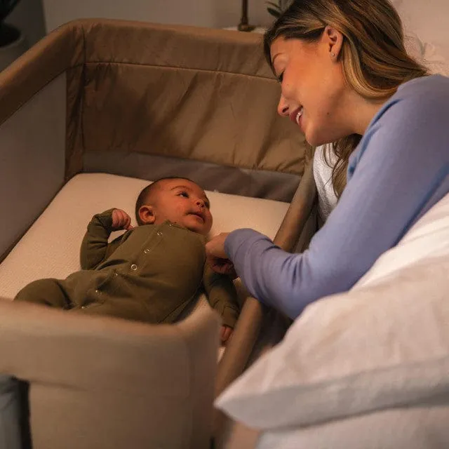 Graco Sweet 2 Sleep Bedside Bassinet in Oatmeal