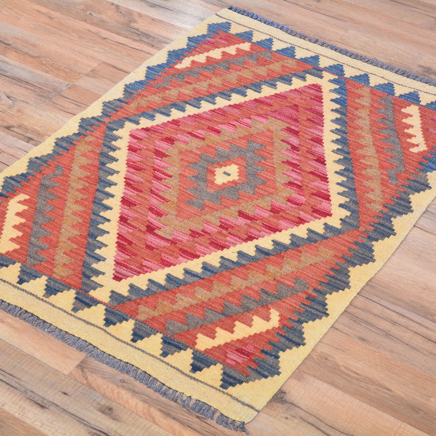 Hand-Woven Reversible Tribal Kilim Handmade Wool Rug (Size 2.2 X 3.0) Cwral-7956