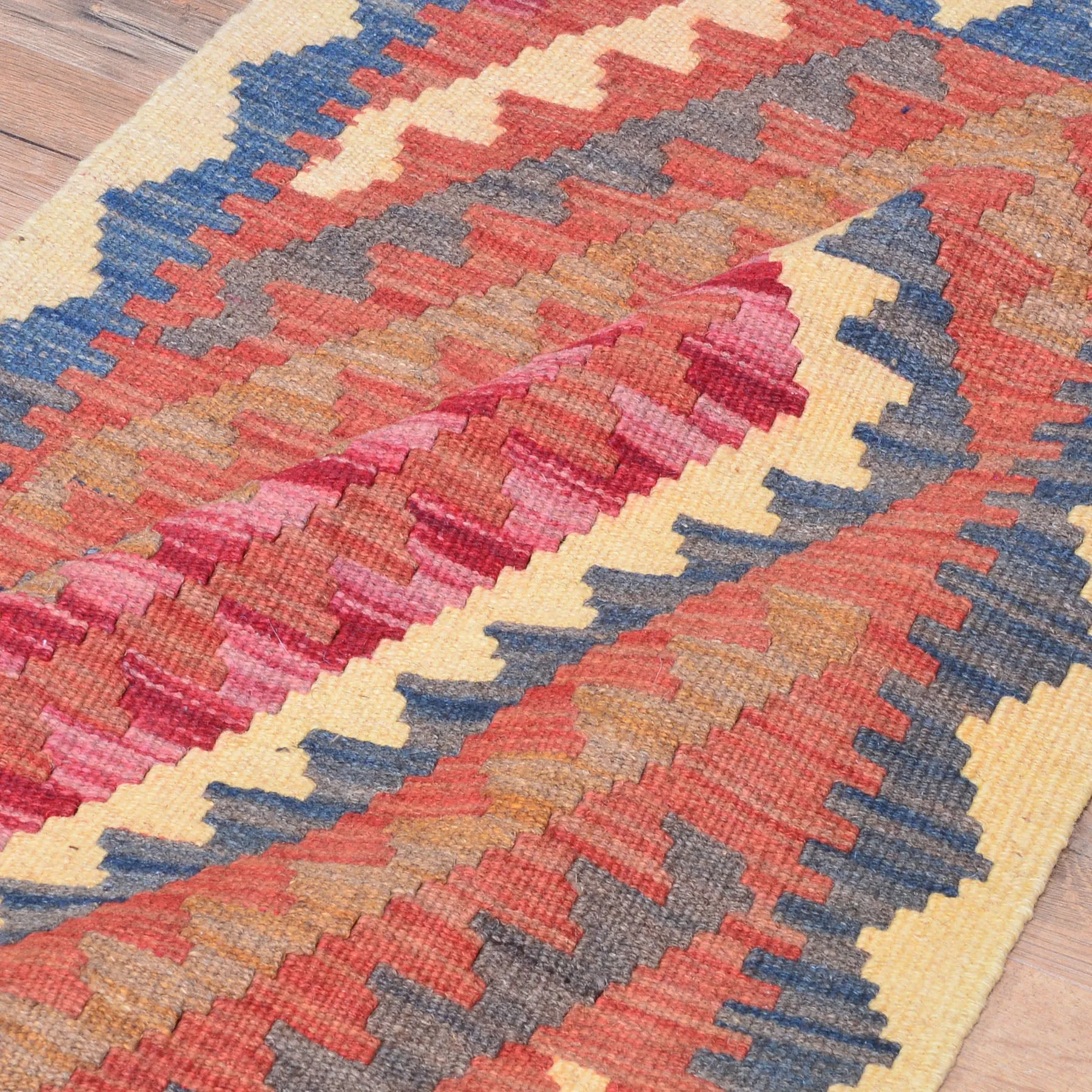 Hand-Woven Reversible Tribal Kilim Handmade Wool Rug (Size 2.2 X 3.0) Cwral-7956