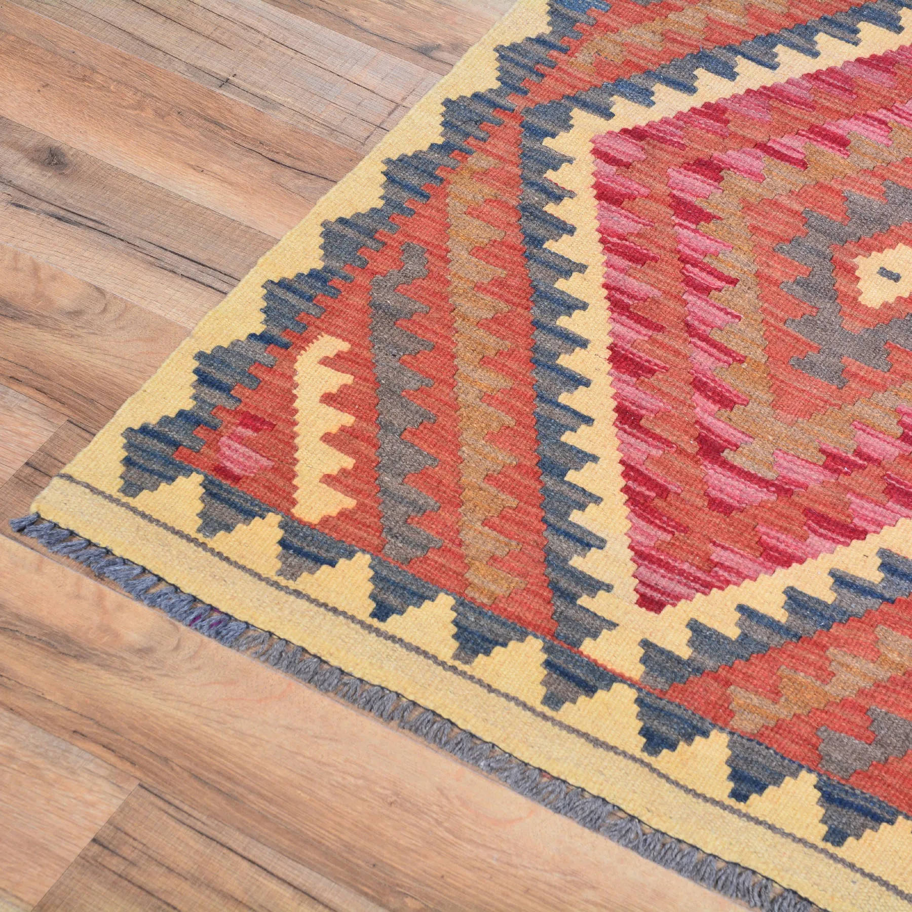 Hand-Woven Reversible Tribal Kilim Handmade Wool Rug (Size 2.2 X 3.0) Cwral-7956