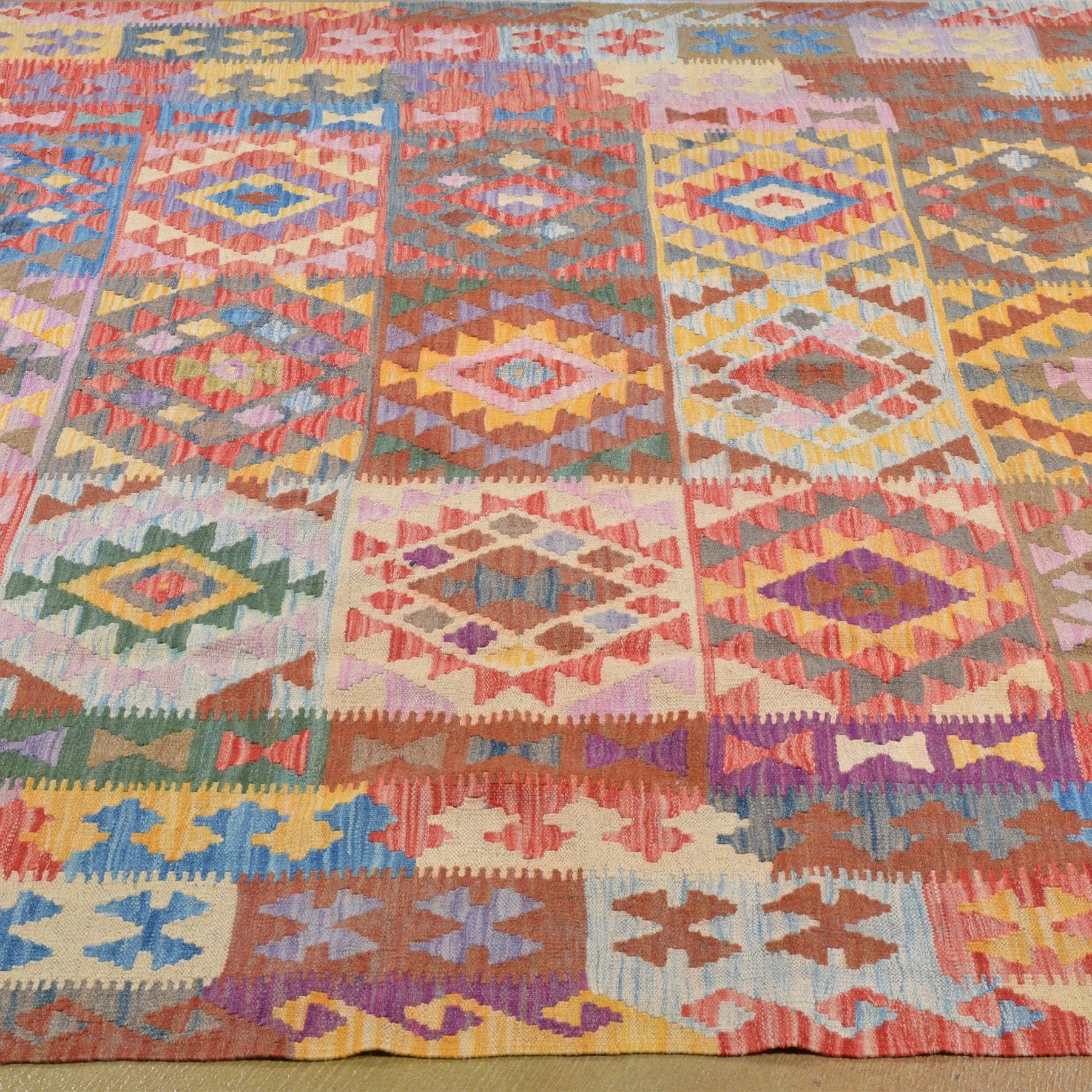 Hand-Woven Tribal Geometric Design Kilim Wool Rug (Size 6.3 X 10.2) Brral-3102