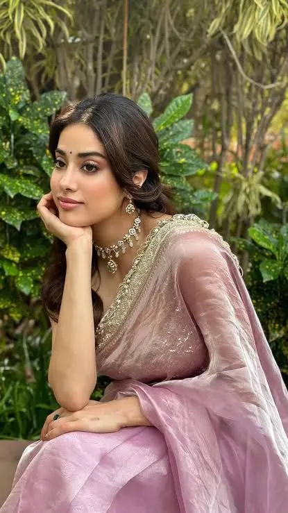 Jahanavi  Kapoor Pink Tissue Saree