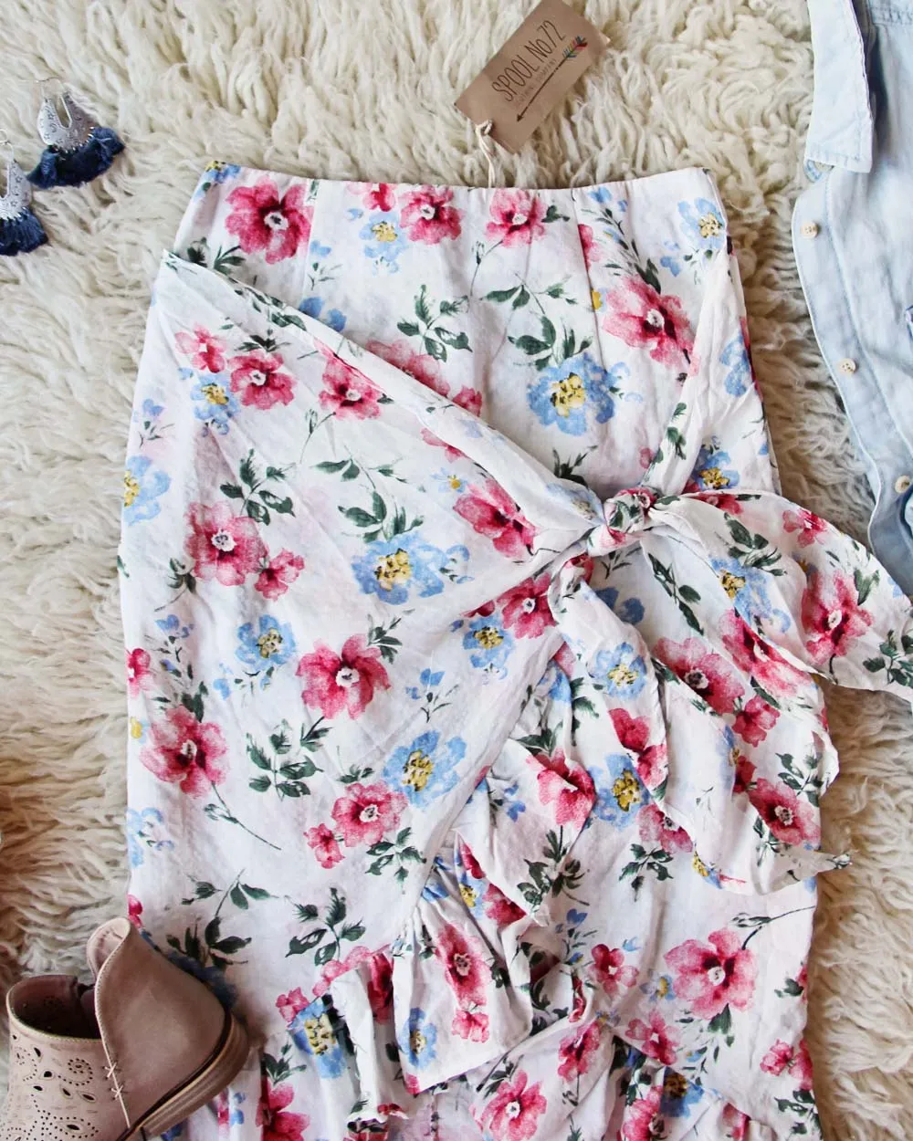 Knot & Tie Skirt in White