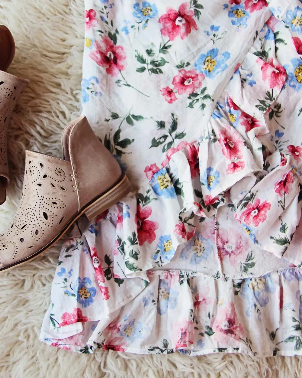 Knot & Tie Skirt in White