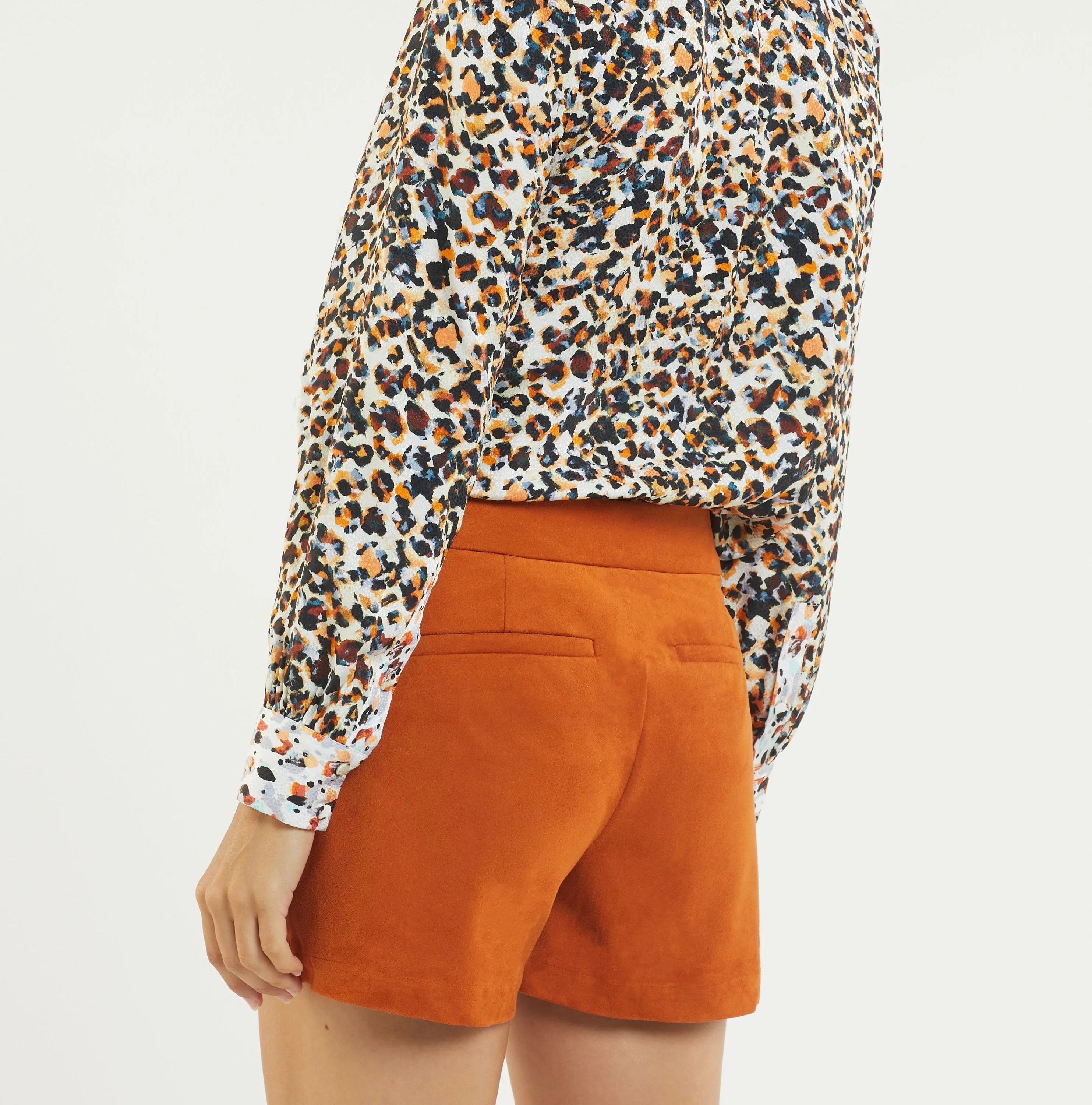 MIA SHORT
