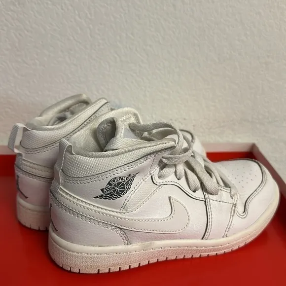 Nike Air Jordan White High Top Boys Sneakers Size 11.5 C