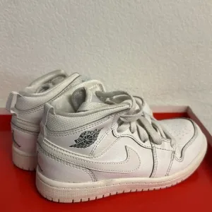 Nike Air Jordan White High Top Boys Sneakers Size 11.5 C