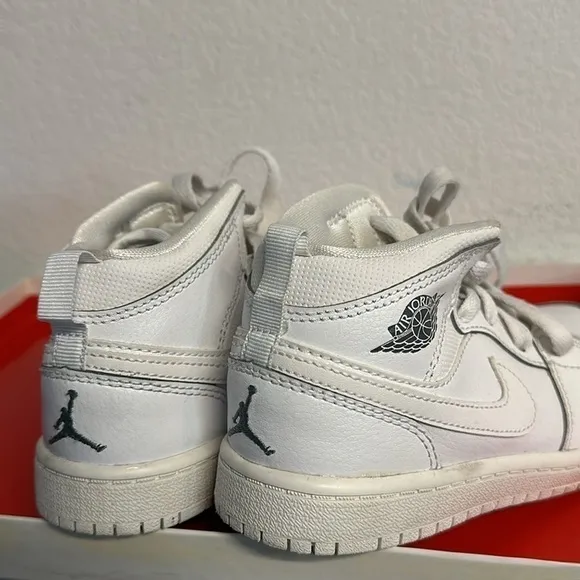 Nike Air Jordan White High Top Boys Sneakers Size 11.5 C