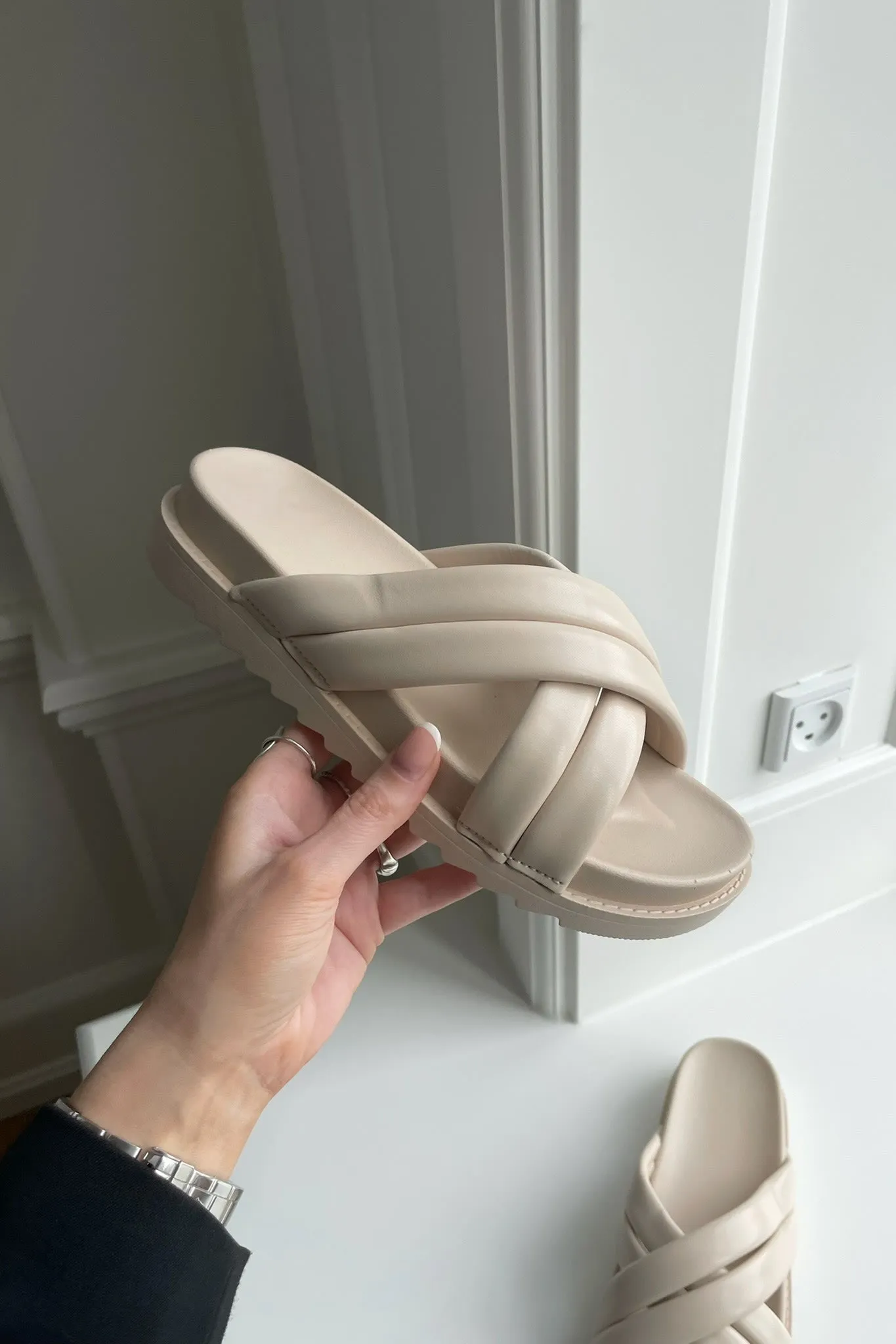 Palma Slippers - Beige