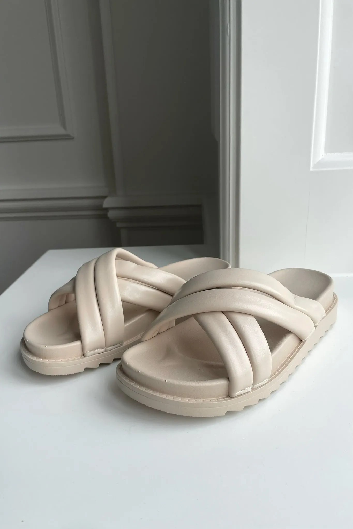 Palma Slippers - Beige