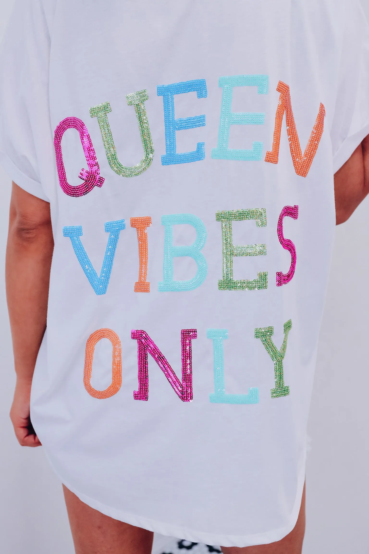 Queen Vibes Only Sequin Patch T-Shirt - White