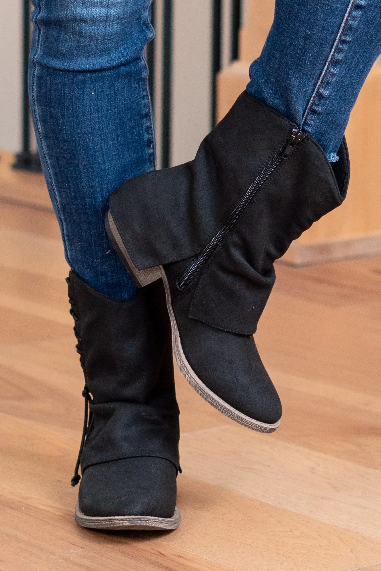 Sassy Zip Up Boots - Black
