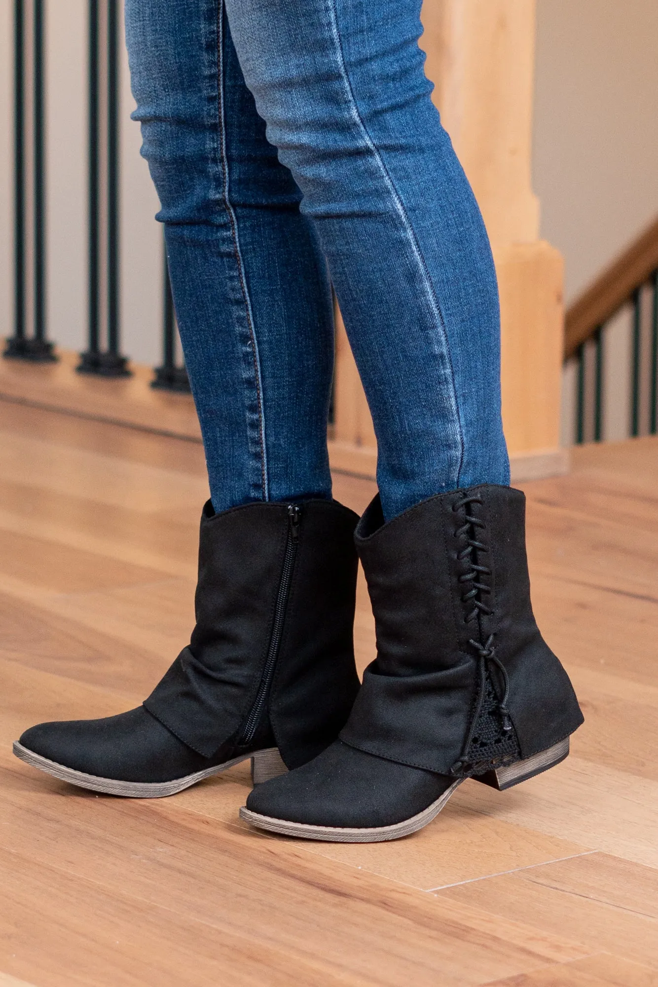 Sassy Zip Up Boots - Black