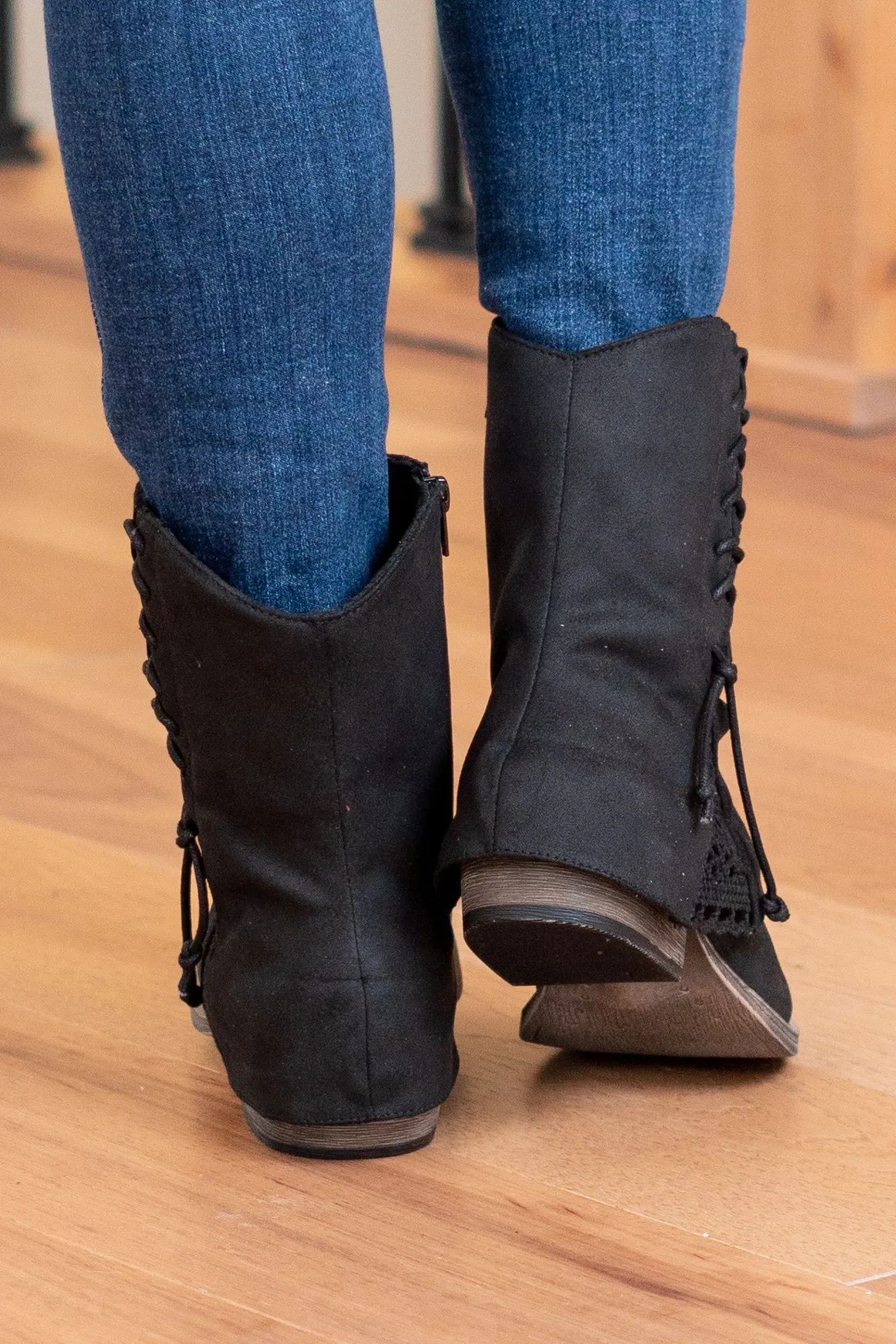 Sassy Zip Up Boots - Black