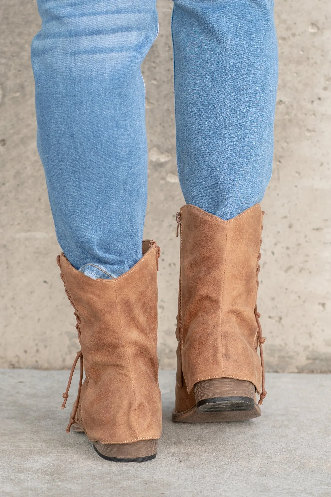Sassy Zip Up Boots - Tan