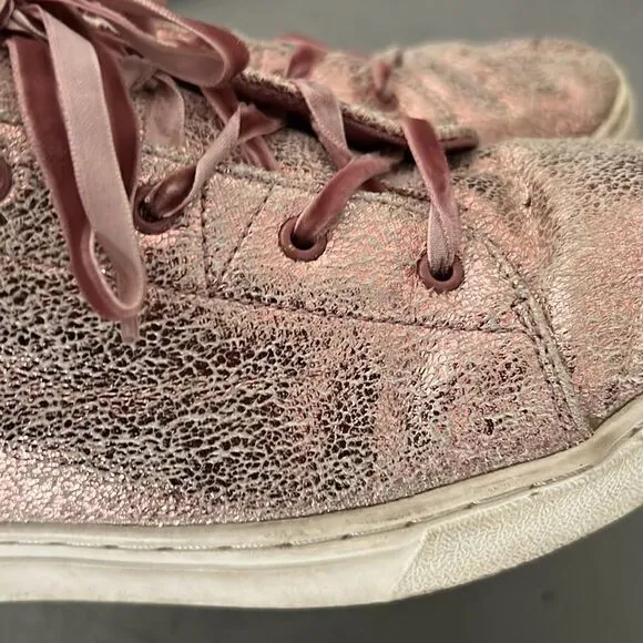 Toms pink sneakers 👟