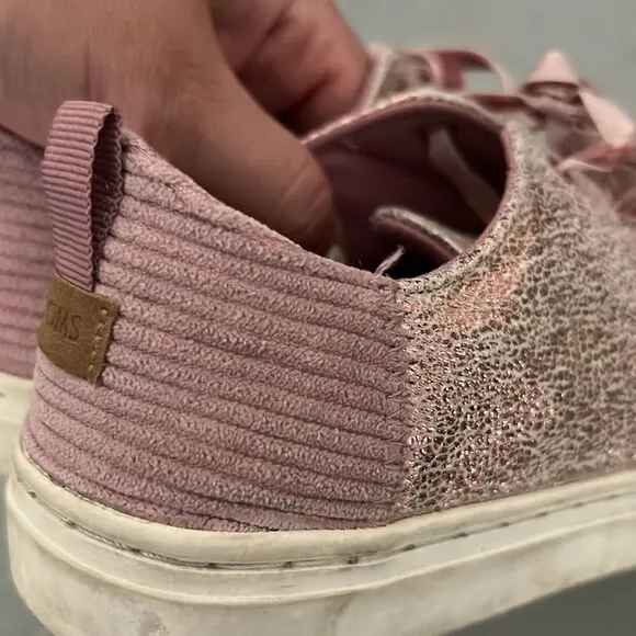 Toms pink sneakers 👟