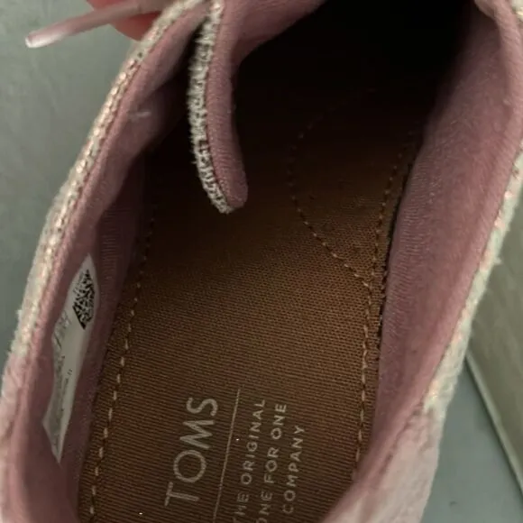 Toms pink sneakers 👟