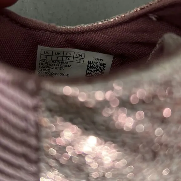 Toms pink sneakers 👟