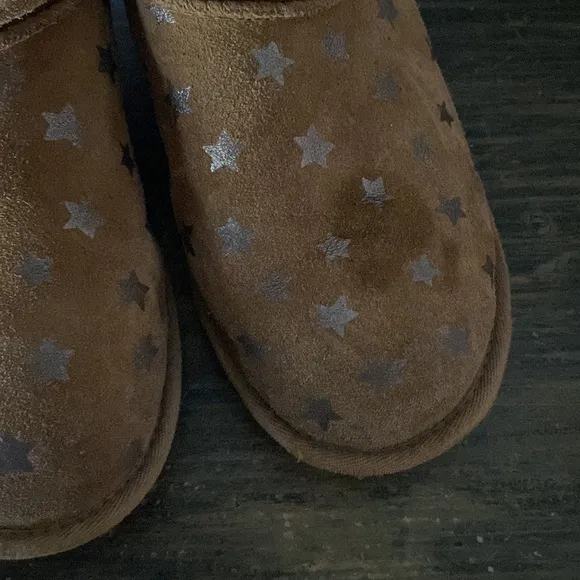 UGG Classic Short II Stars Boot Size 4
