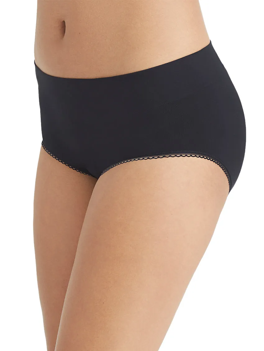 Wacoal Feeling Flexible Brief