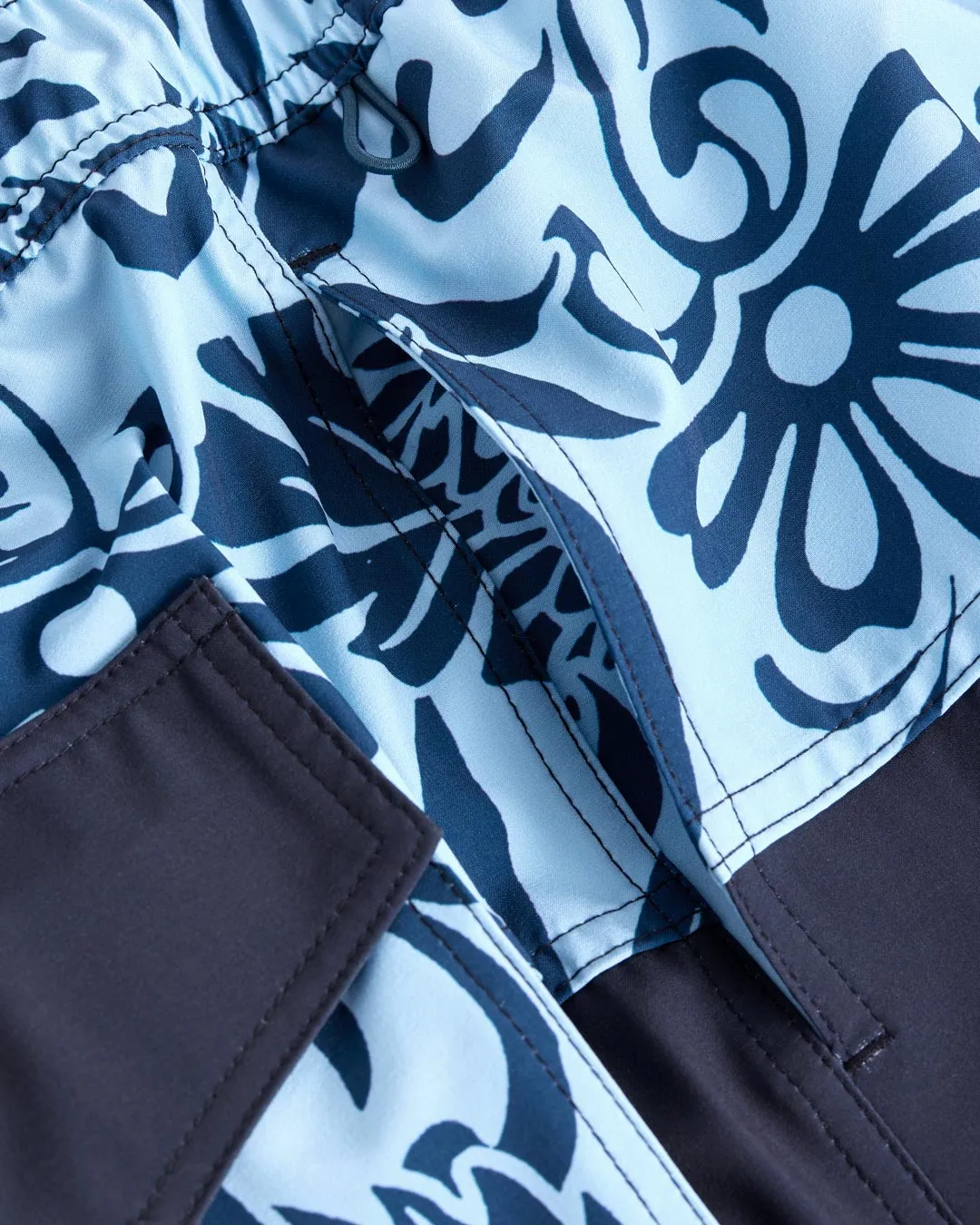 Wright Short - Navy/Half Floral