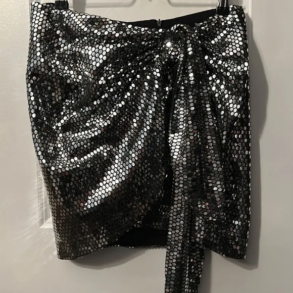 ZARA | Silver Metallic | High-waisted mini skirt knot detail, sparkly appliqué