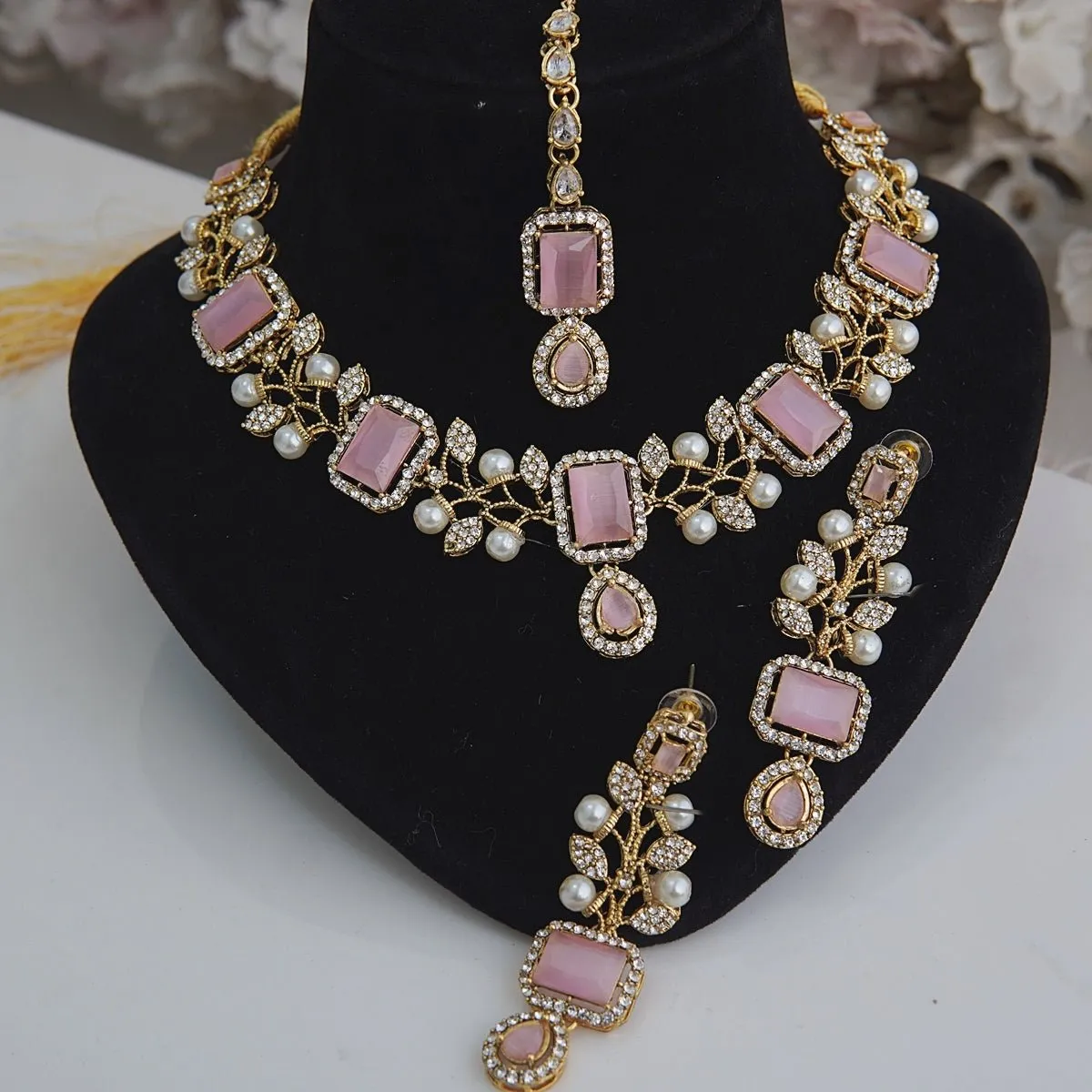 Zircones & Pearls Handmade Design Necklace Set